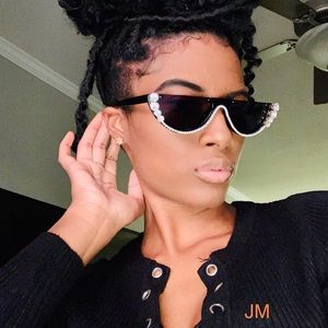 Rhinestones 1/2 Shades